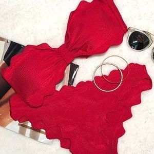 Cupshe Shining Day Waves Halter Bikini set